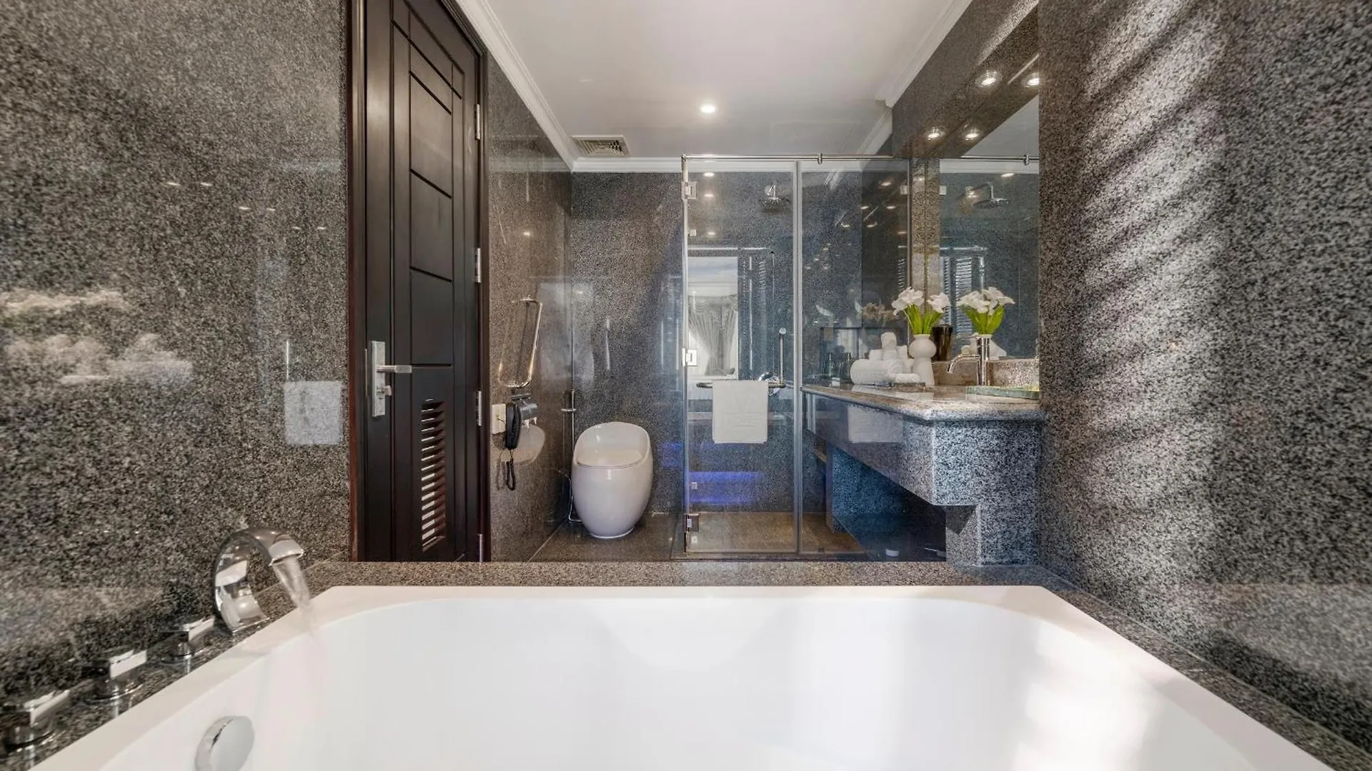 V-Hotel Da Nang Beach Hotel